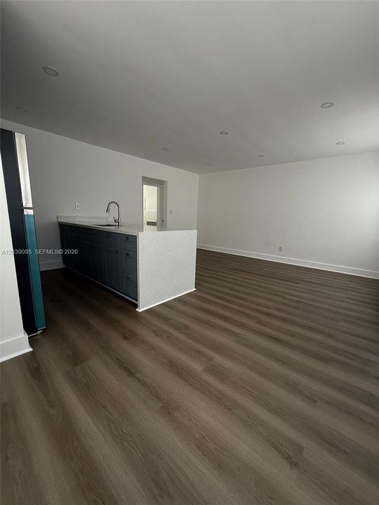 For Rent: $1,900 (1 beds, 1 baths, 600 Square Feet)