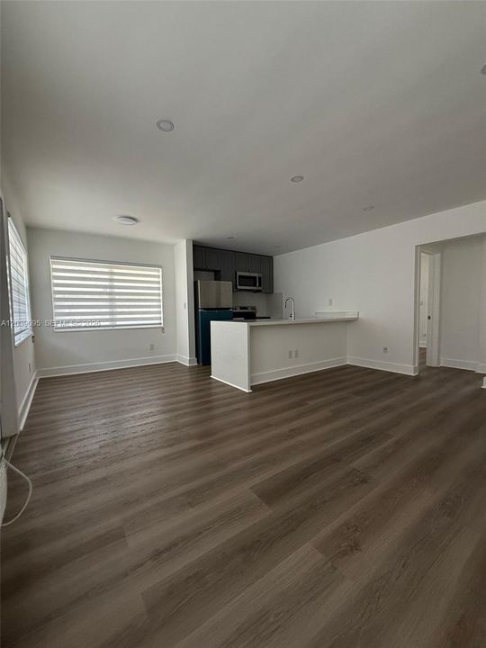 For Rent: $1,900 (1 beds, 1 baths, 600 Square Feet)