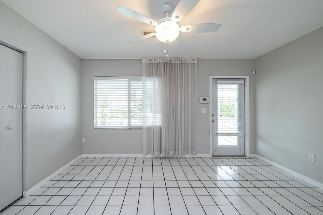 For Rent: $2,695 (2 beds, 1 baths, 875 Square Feet)