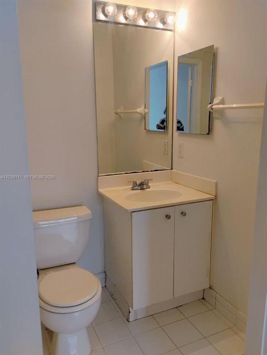 For Sale: $380,000 (2 beds, 2 baths, 1170 Square Feet)