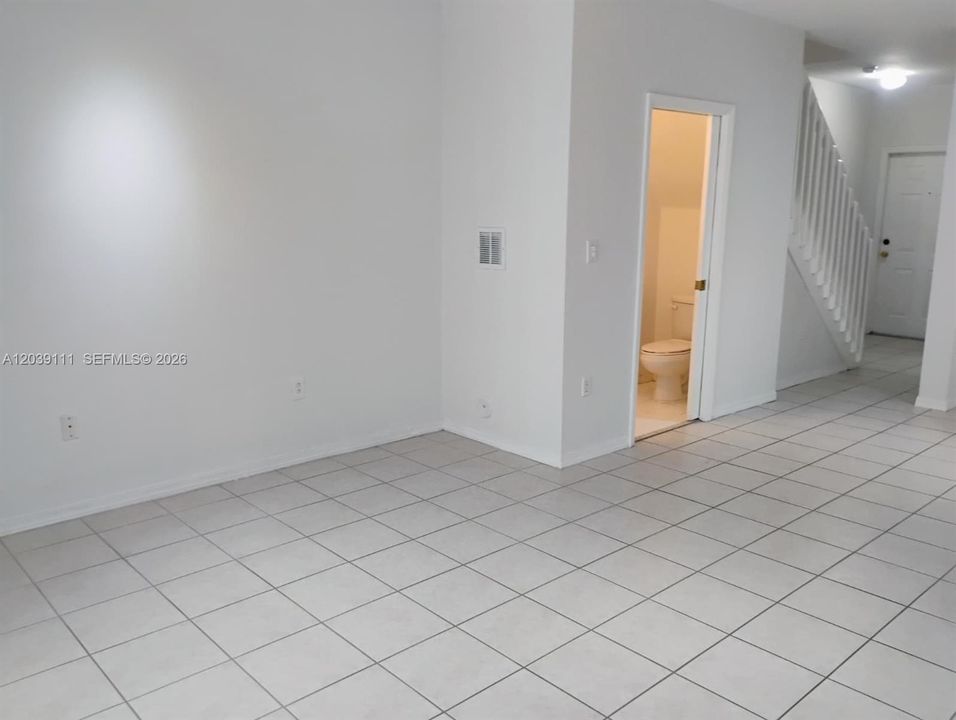 For Sale: $380,000 (2 beds, 2 baths, 1170 Square Feet)