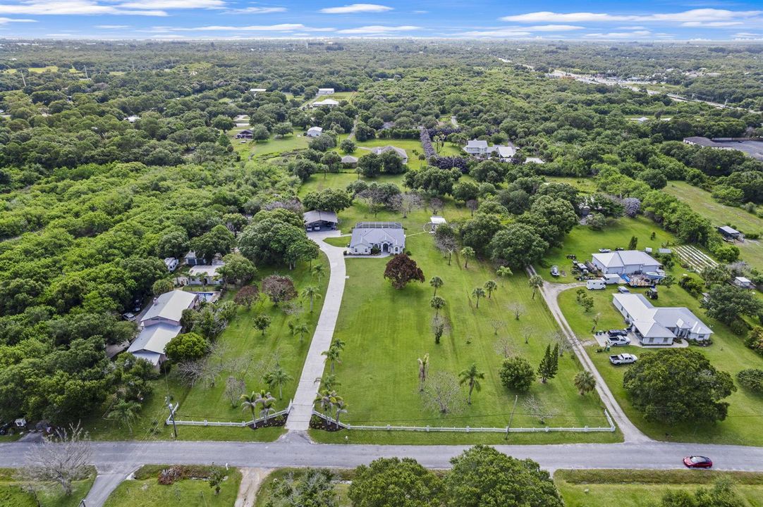 41-web-or-mls-DJI_0013Topaz