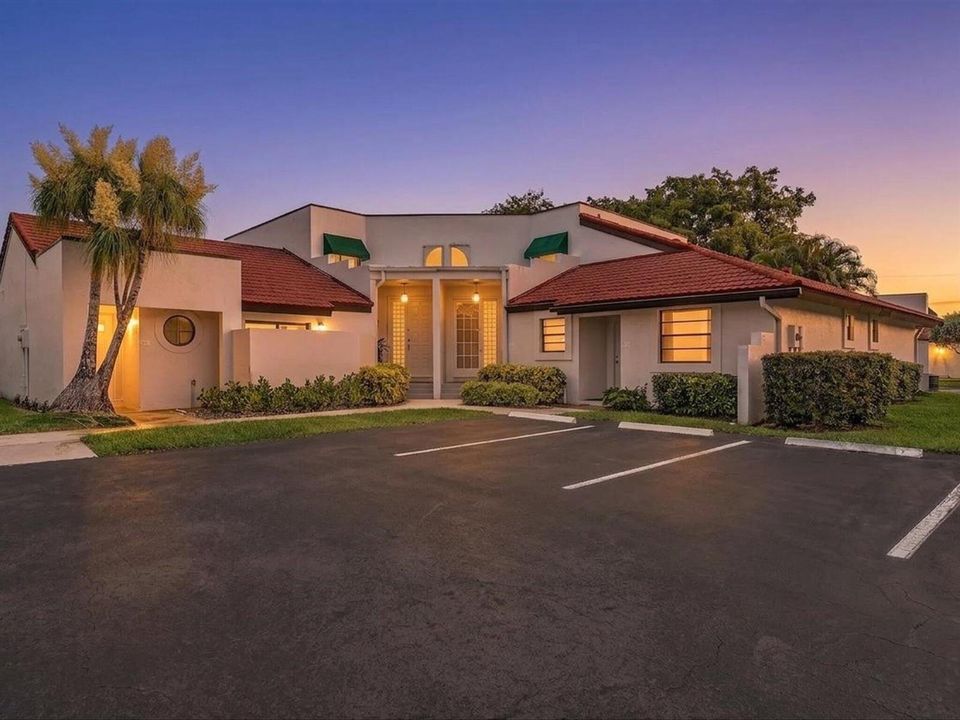 2 Bed 2 Bath Villa