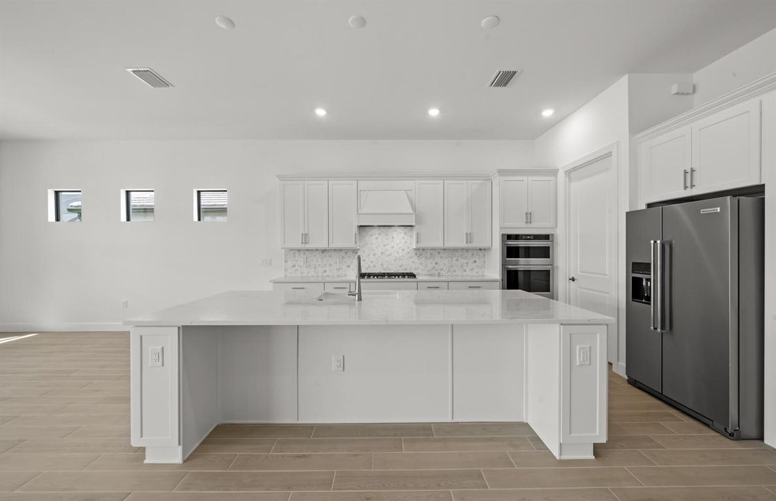 SWFL_DV_TER_27400_Stellar_Kitchen 4