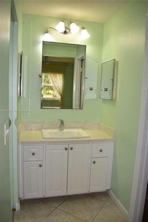 For Sale: $129,900 (2 beds, 2 baths, 1030 Square Feet)