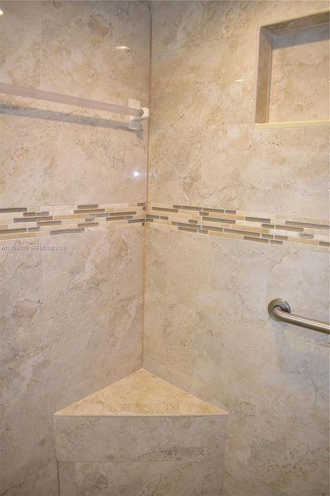 For Sale: $129,900 (2 beds, 2 baths, 1030 Square Feet)