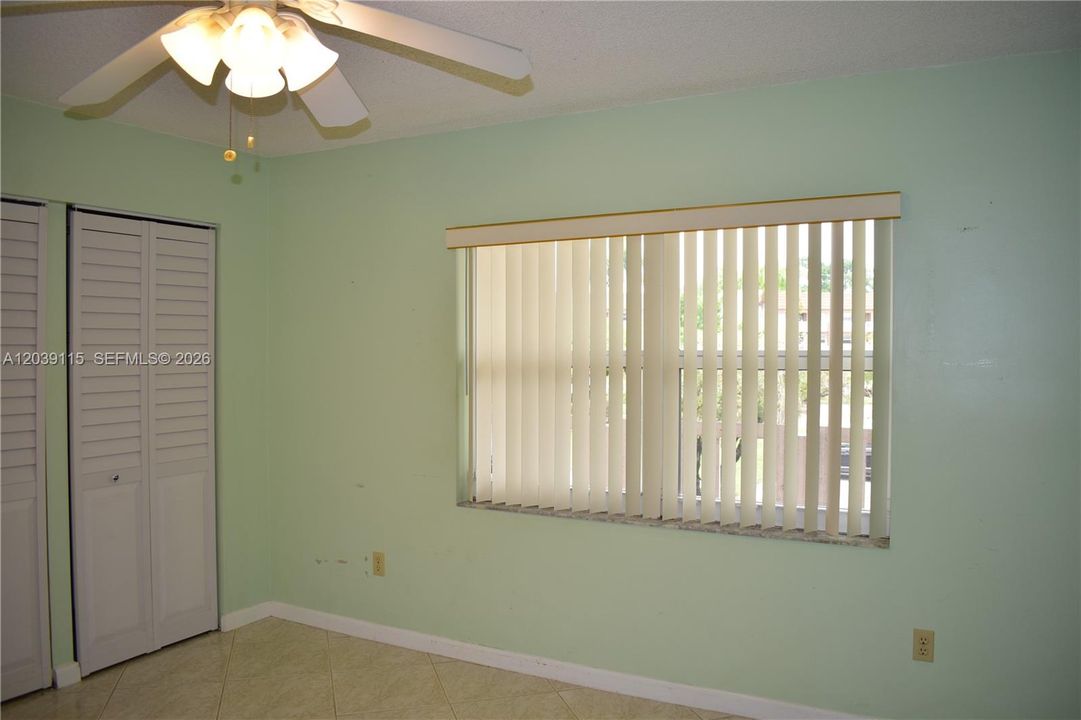 For Sale: $129,900 (2 beds, 2 baths, 1030 Square Feet)