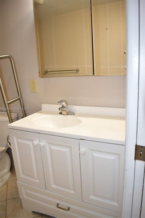 For Sale: $129,900 (2 beds, 2 baths, 1030 Square Feet)