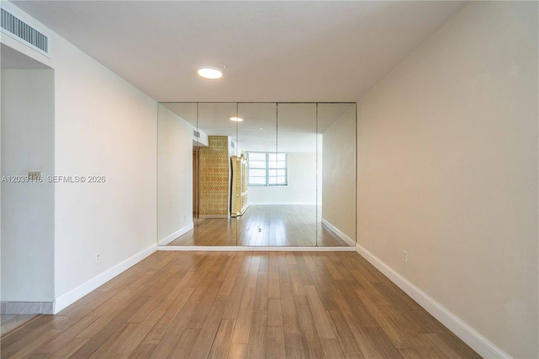 В аренду: $3,425 (2 спален, 2 ванн, 1100 Квадратных фут)