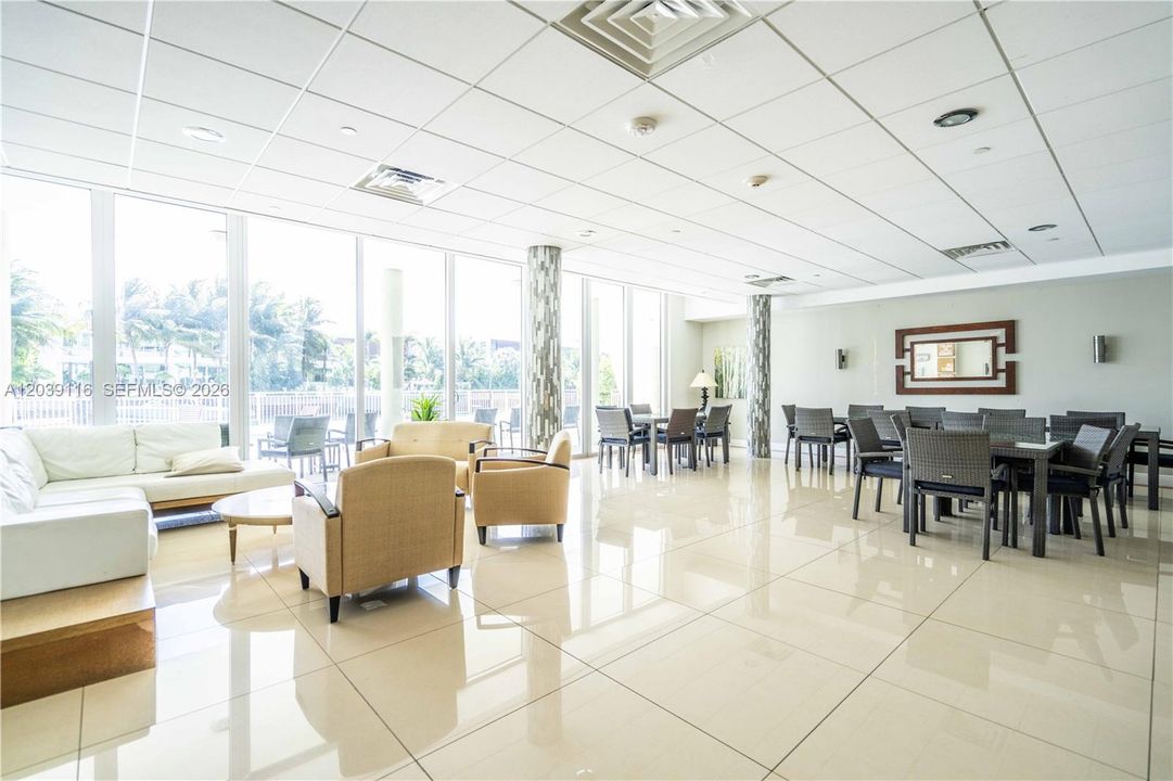 В аренду: $3,425 (2 спален, 2 ванн, 1100 Квадратных фут)