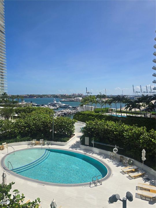 For Rent: $9,400 (1 beds, 1 baths, 875 Square Feet)