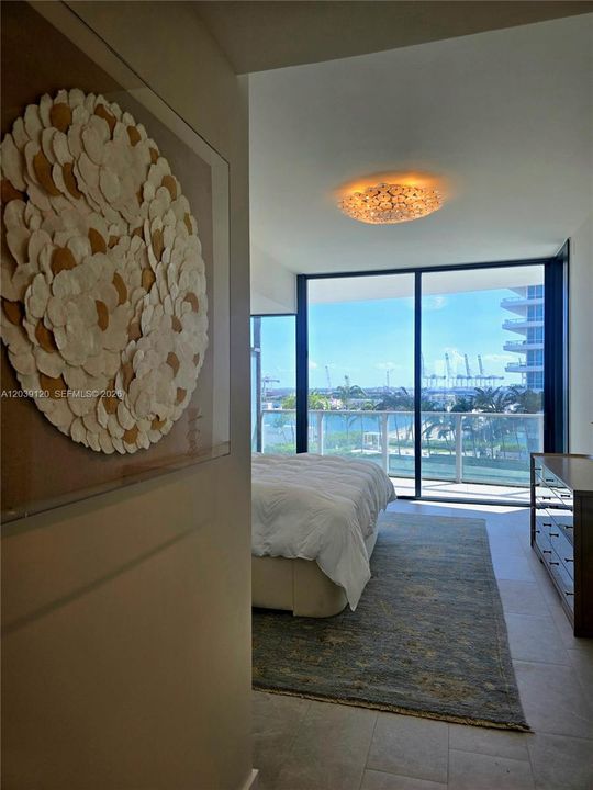 For Rent: $9,400 (1 beds, 1 baths, 875 Square Feet)
