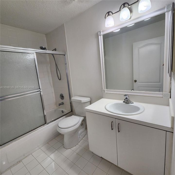 В аренду: $3,900 (3 спален, 2 ванн, 2040 Квадратных фут)