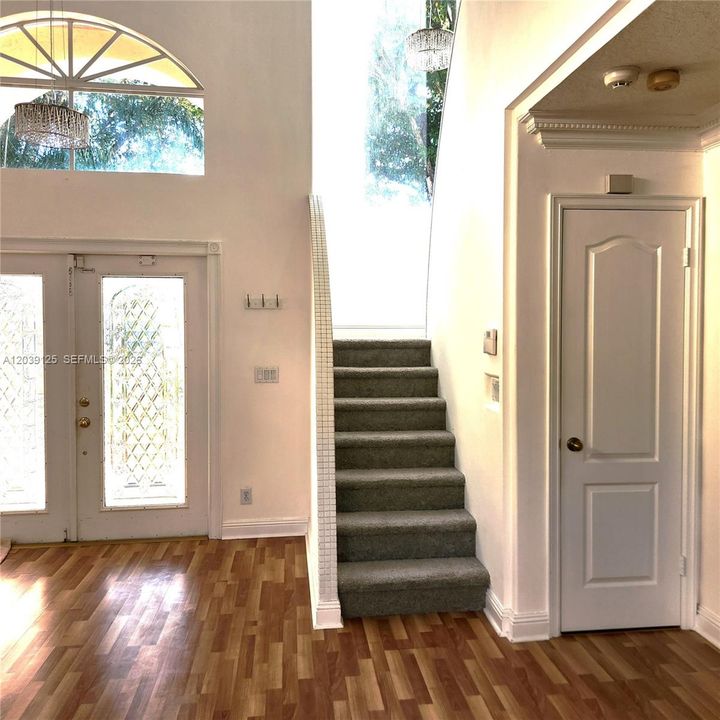 В аренду: $3,900 (3 спален, 2 ванн, 2040 Квадратных фут)