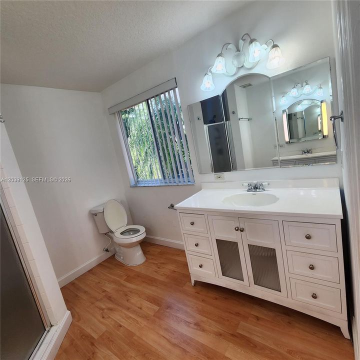 В аренду: $3,900 (3 спален, 2 ванн, 2040 Квадратных фут)