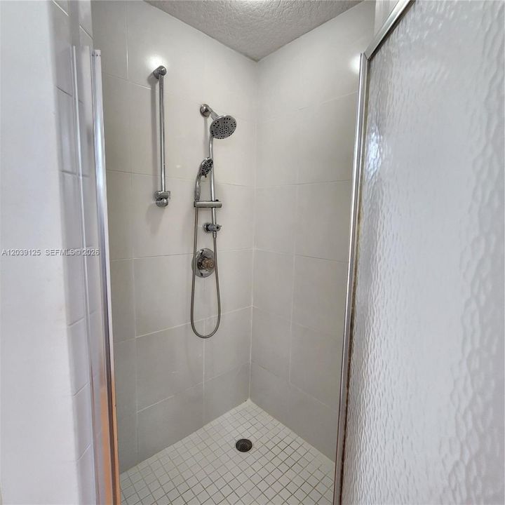 В аренду: $3,900 (3 спален, 2 ванн, 2040 Квадратных фут)
