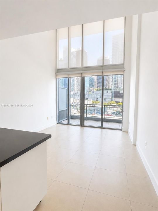 В аренду: $5,400 (3 спален, 3 ванн, 1580 Квадратных фут)