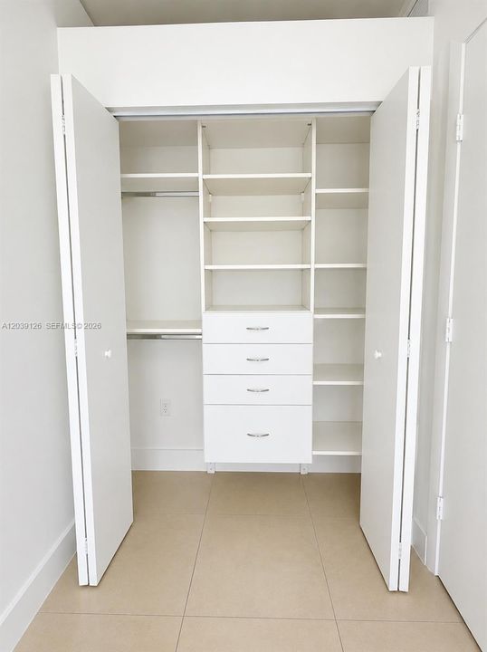 В аренду: $5,400 (3 спален, 3 ванн, 1580 Квадратных фут)