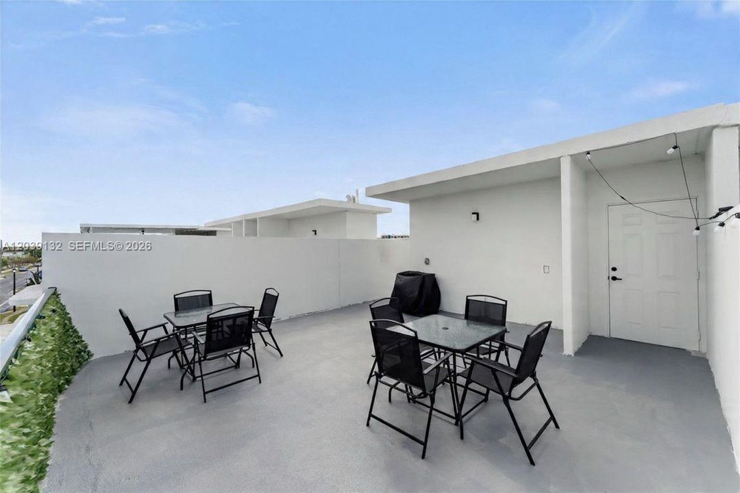En Venta: $430,000 (4 camas, 3 baños, 1398 Pies cuadrados)