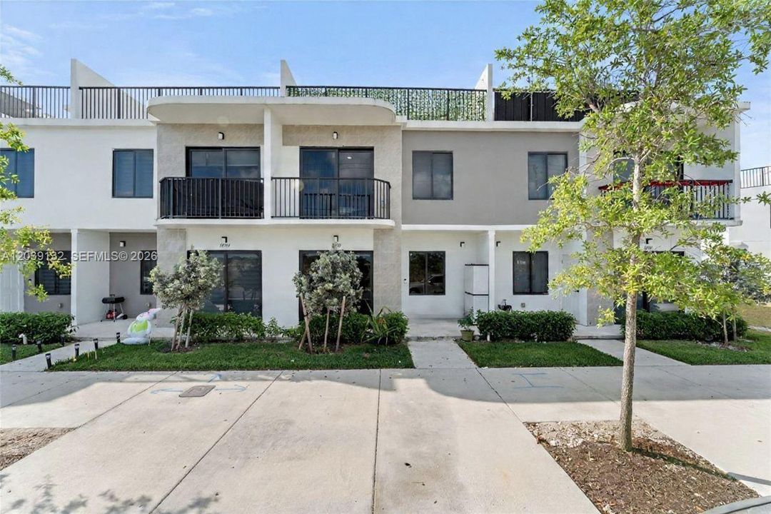 En Venta: $430,000 (4 camas, 3 baños, 1398 Pies cuadrados)