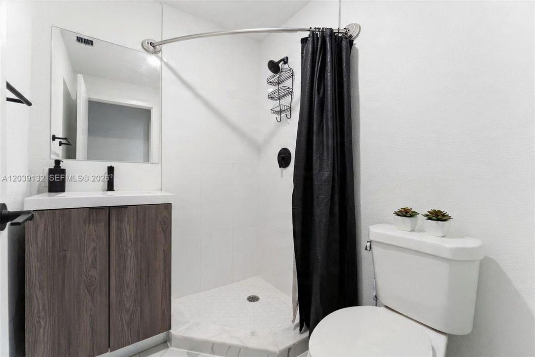 En Venta: $430,000 (4 camas, 3 baños, 1398 Pies cuadrados)