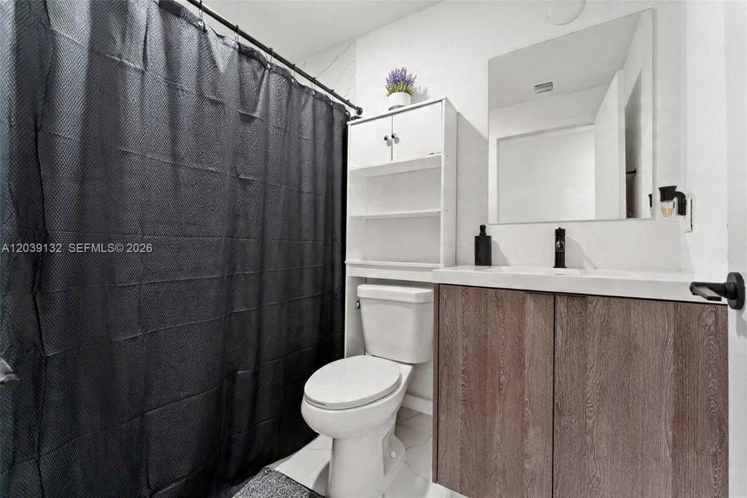 En Venta: $430,000 (4 camas, 3 baños, 1398 Pies cuadrados)