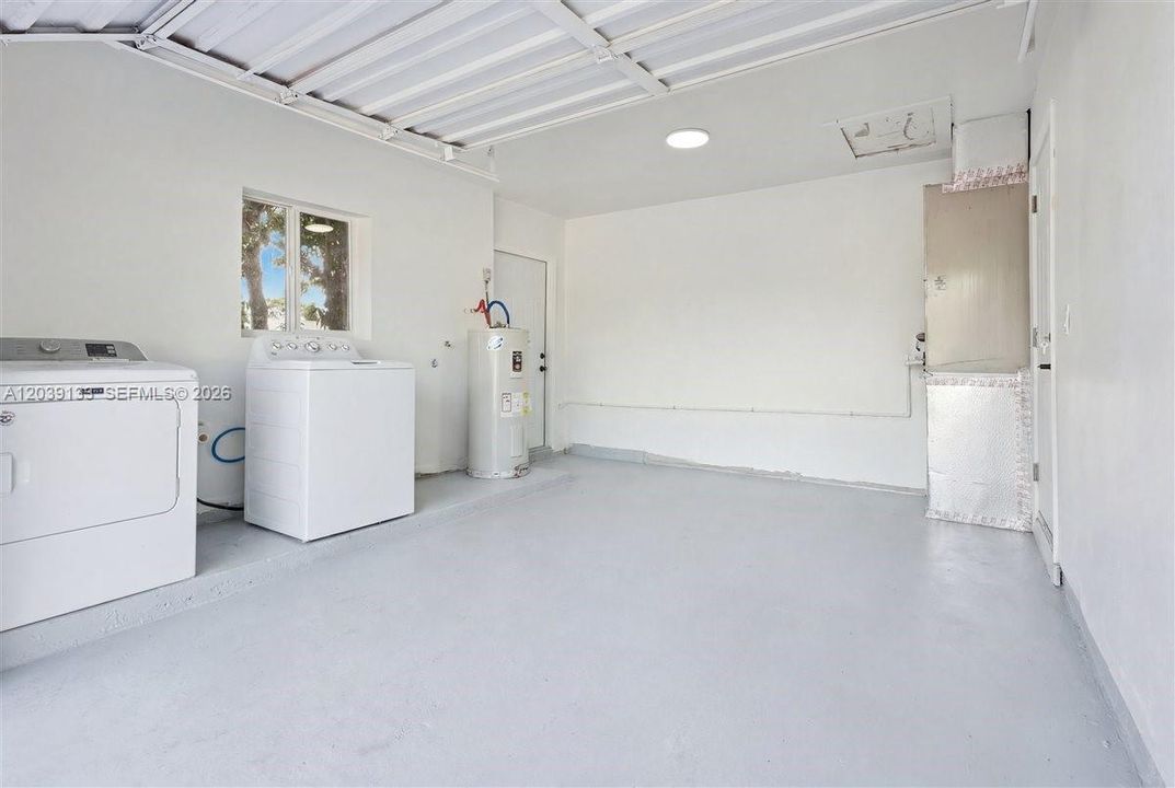 For Sale: $470,000 (3 beds, 2 baths, 1148 Square Feet)