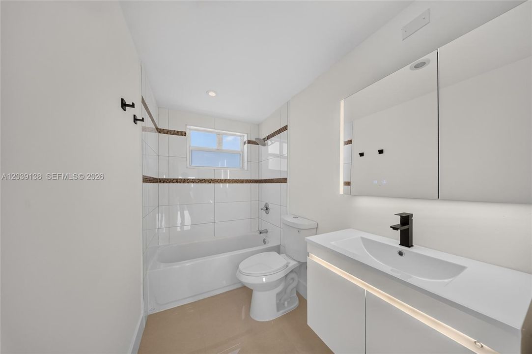 В аренду: $2,300 (1 спален, 1 ванн, 1125 Квадратных фут)