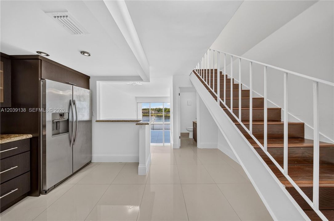 В аренду: $2,300 (1 спален, 1 ванн, 1125 Квадратных фут)