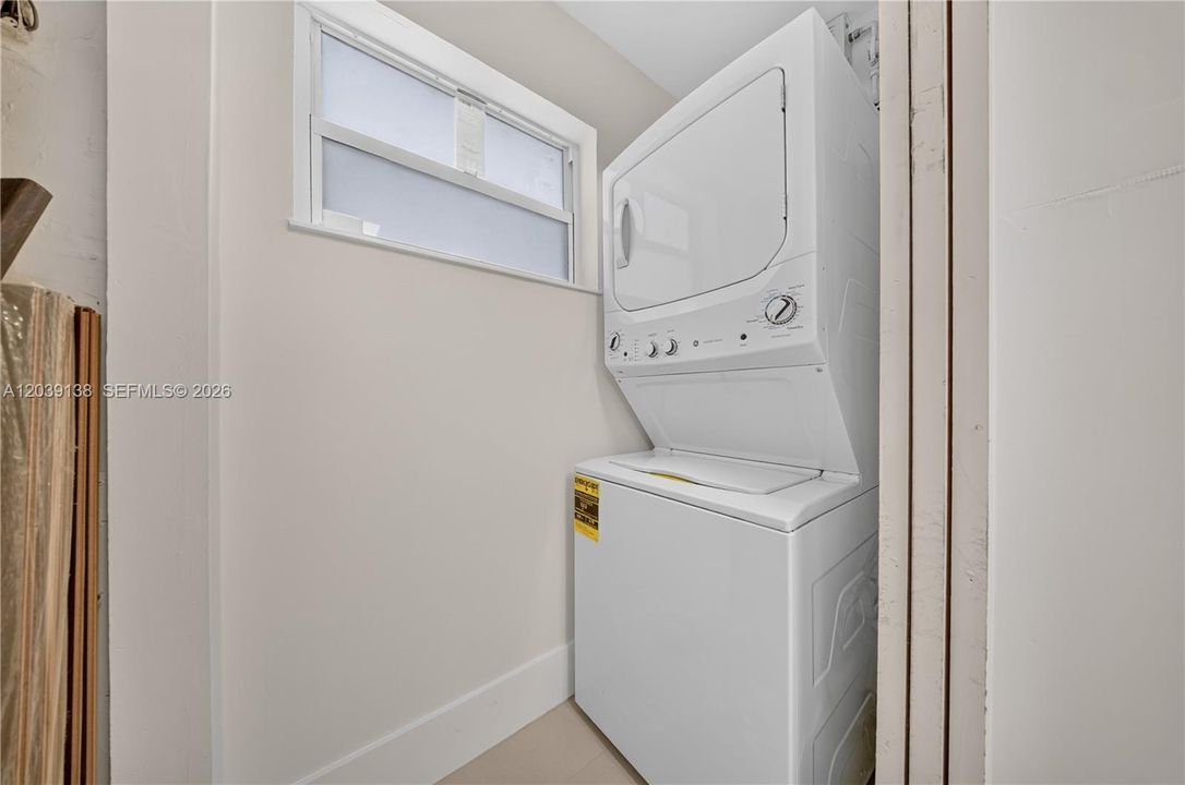 В аренду: $2,300 (1 спален, 1 ванн, 1125 Квадратных фут)