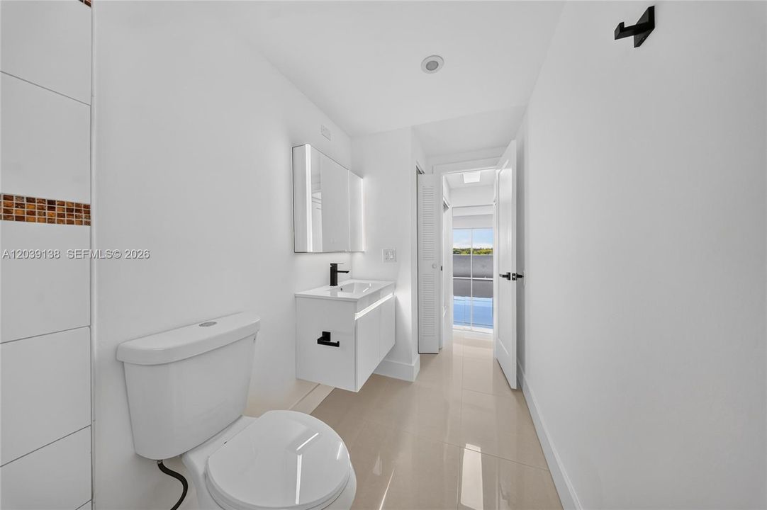 В аренду: $2,300 (1 спален, 1 ванн, 1125 Квадратных фут)