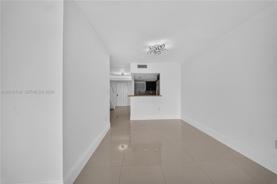 В аренду: $2,300 (1 спален, 1 ванн, 1125 Квадратных фут)