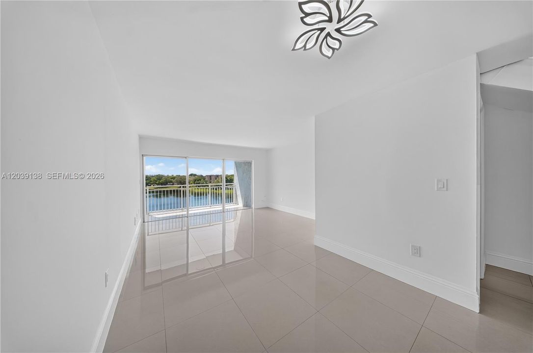 В аренду: $2,300 (1 спален, 1 ванн, 1125 Квадратных фут)