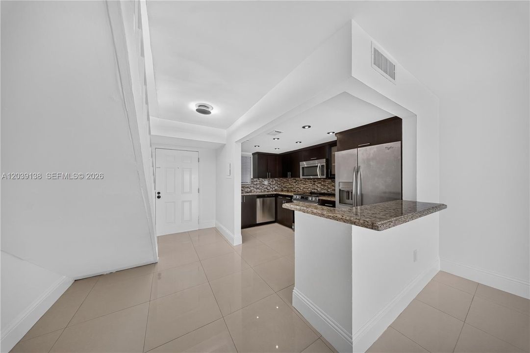 В аренду: $2,300 (1 спален, 1 ванн, 1125 Квадратных фут)