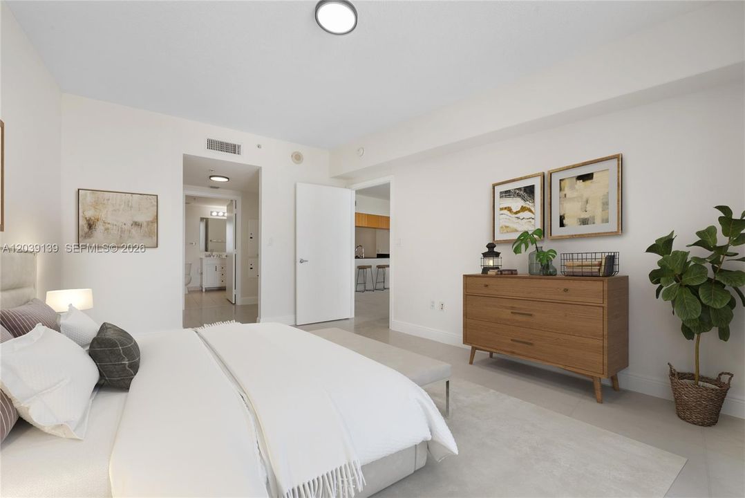 For Sale: $325,000 (1 beds, 1 baths, 791 Square Feet)