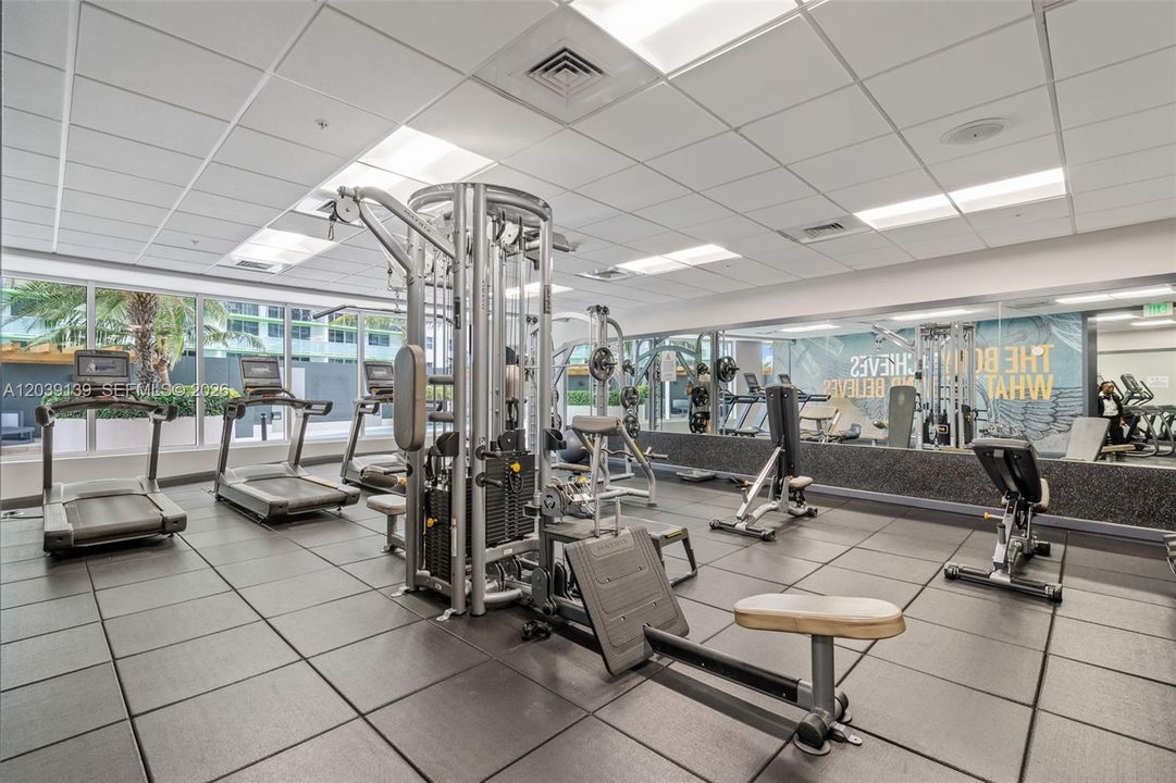 For Sale: $325,000 (1 beds, 1 baths, 791 Square Feet)