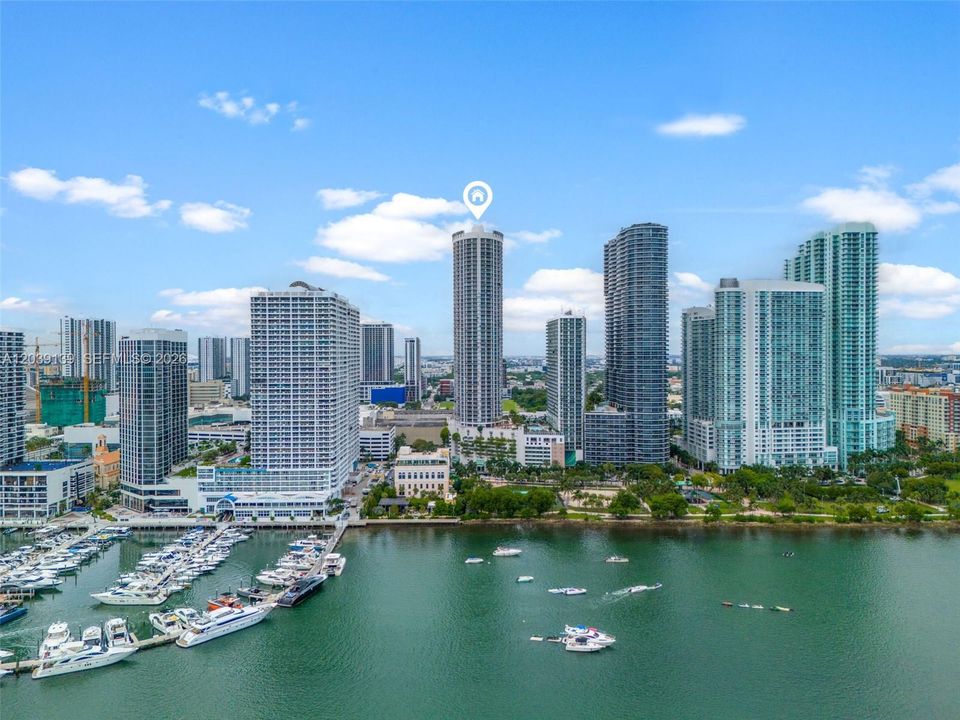 For Sale: $325,000 (1 beds, 1 baths, 791 Square Feet)