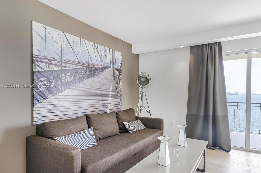 En Venta: $347,500 (2 camas, 2 baños, 1358 Pies cuadrados)