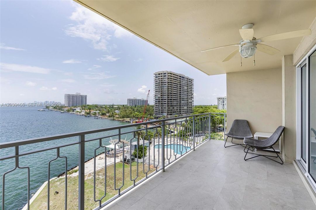 En Venta: $347,500 (2 camas, 2 baños, 1358 Pies cuadrados)