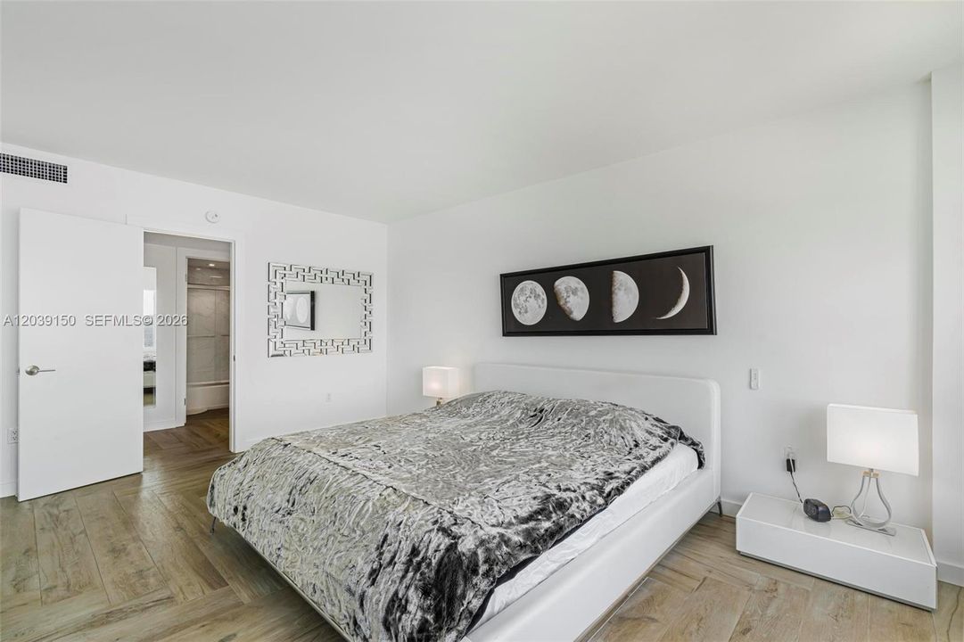 En Venta: $347,500 (2 camas, 2 baños, 1358 Pies cuadrados)
