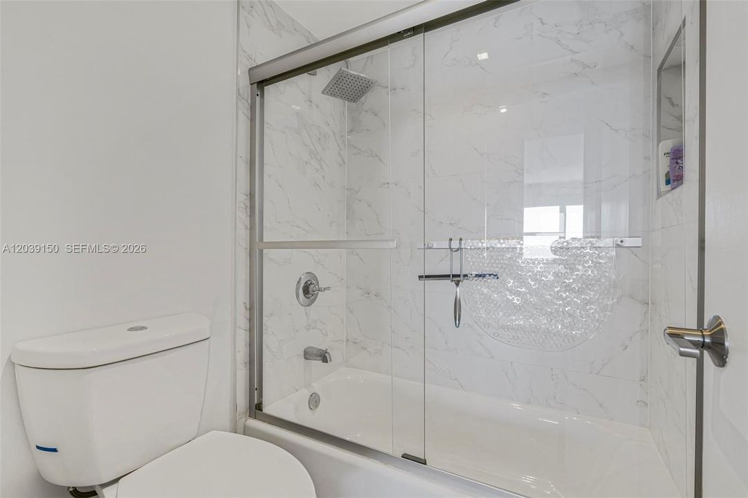 En Venta: $347,500 (2 camas, 2 baños, 1358 Pies cuadrados)