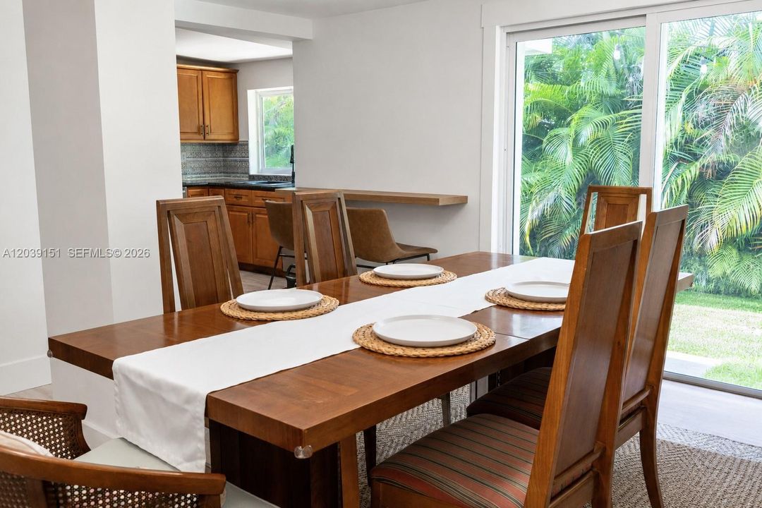 Dining to kitchen - with ITEM REMOVAL