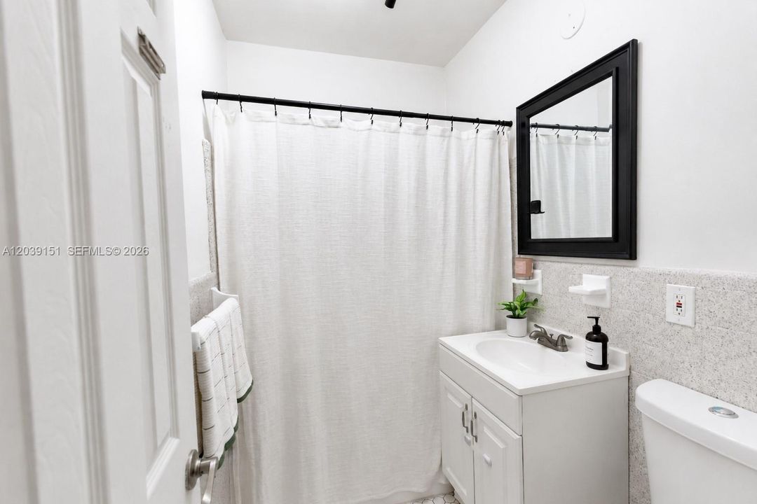 Hallway bathroom/guest bath actual