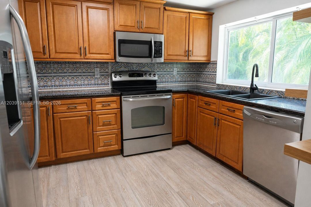 Kitchen - with ITEM REMOVAL
