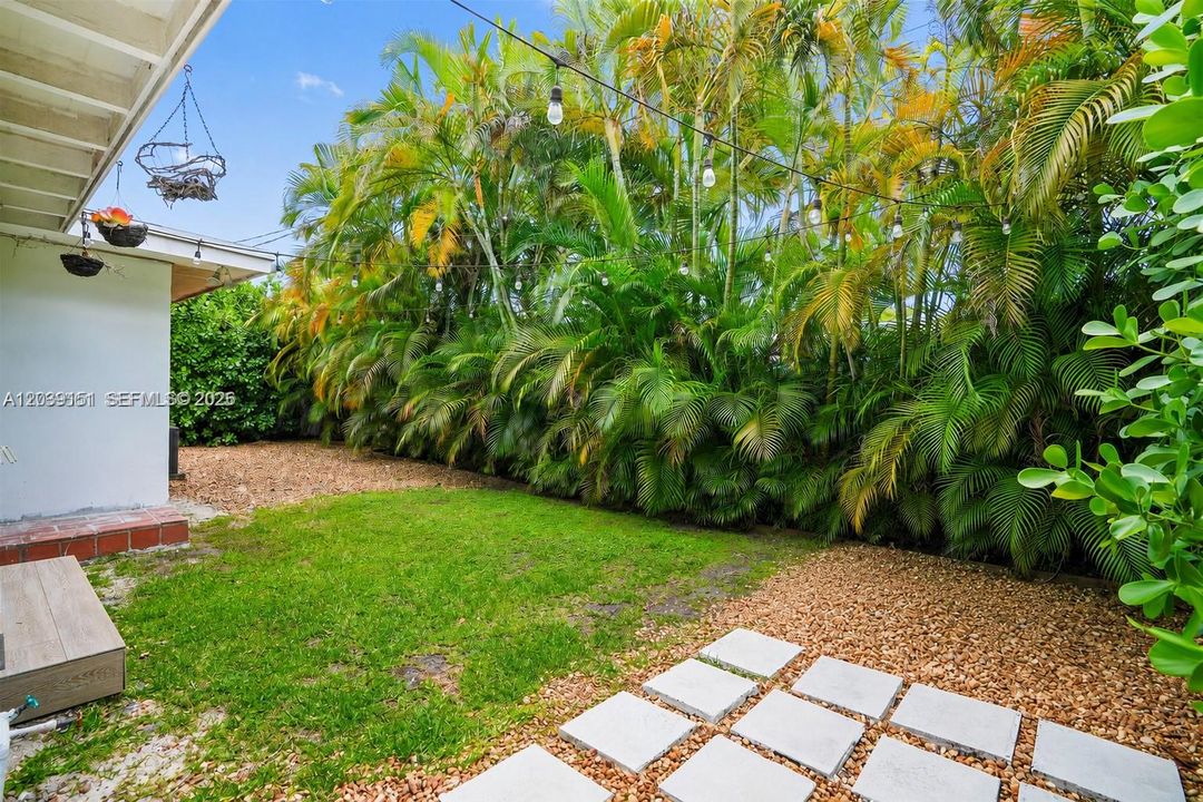 For Rent: $3,250 (2 beds, 2 baths, 1793 Square Feet)