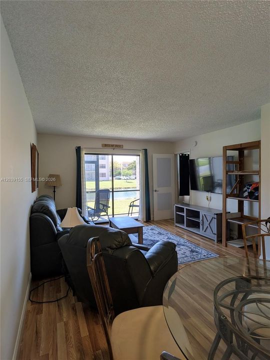 For Sale: $134,900 (2 beds, 2 baths, 800 Square Feet)
