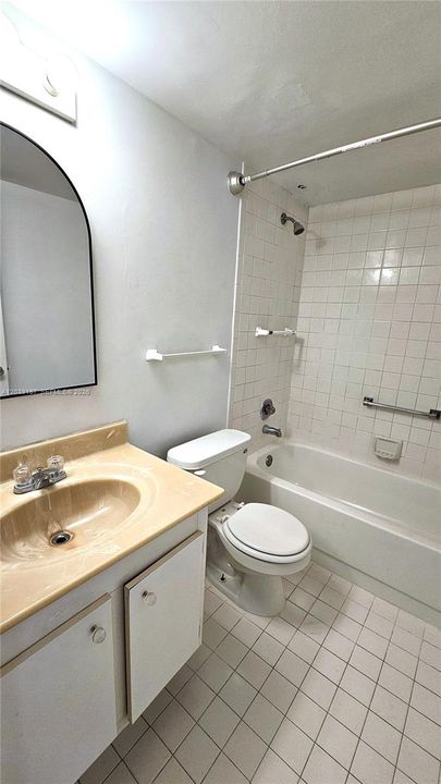 На продажу: $169,000 (2 спален, 1 ванн, 953 Квадратных фут)