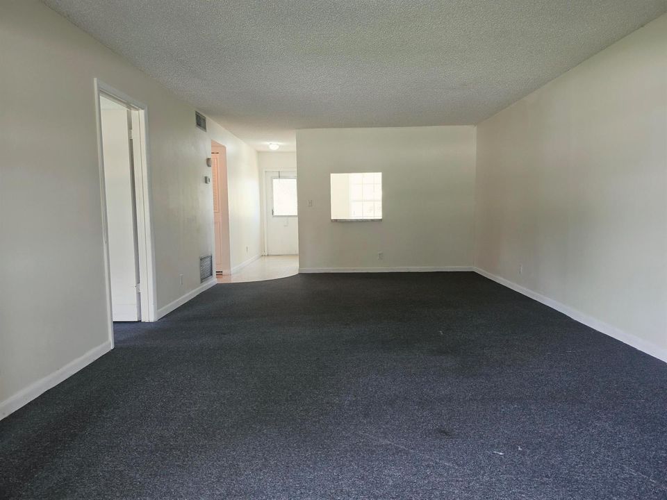 Living Room/ Dining