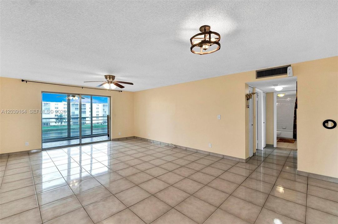 В аренду: $2,200 (2 спален, 2 ванн, 1190 Квадратных фут)