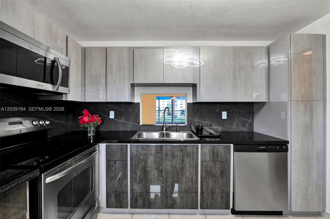 В аренду: $2,200 (2 спален, 2 ванн, 1190 Квадратных фут)